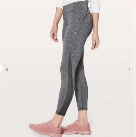 Lululemon TrainTimes 7/8 25" leggings, size 4 - Picture 4 of 12